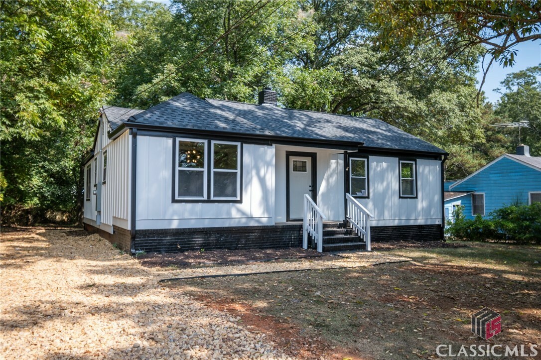 Property Photo:  495 Clover Street  GA 30607 