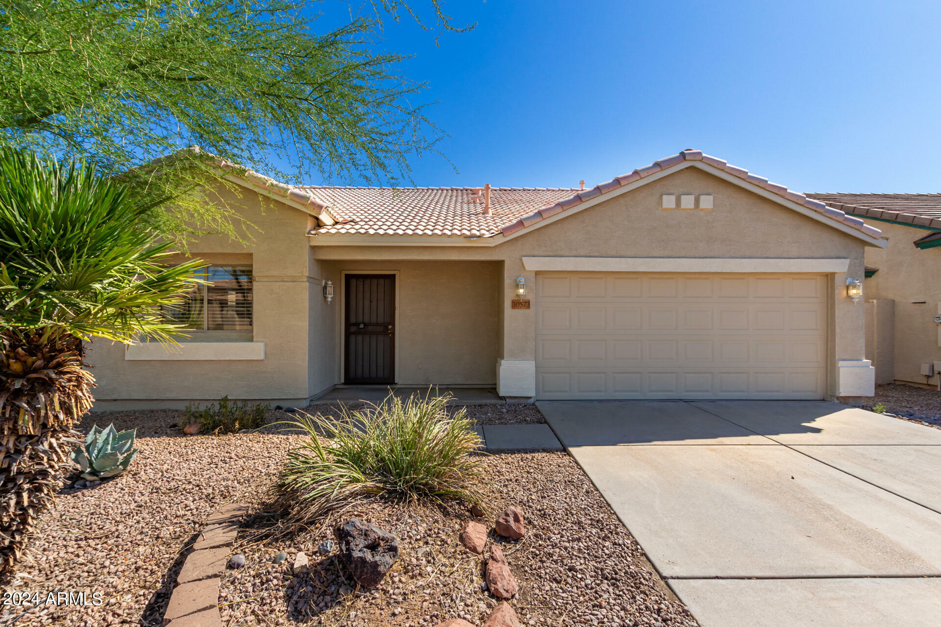 Property Photo:  30573 N Royal Oak Way  AZ 85143 