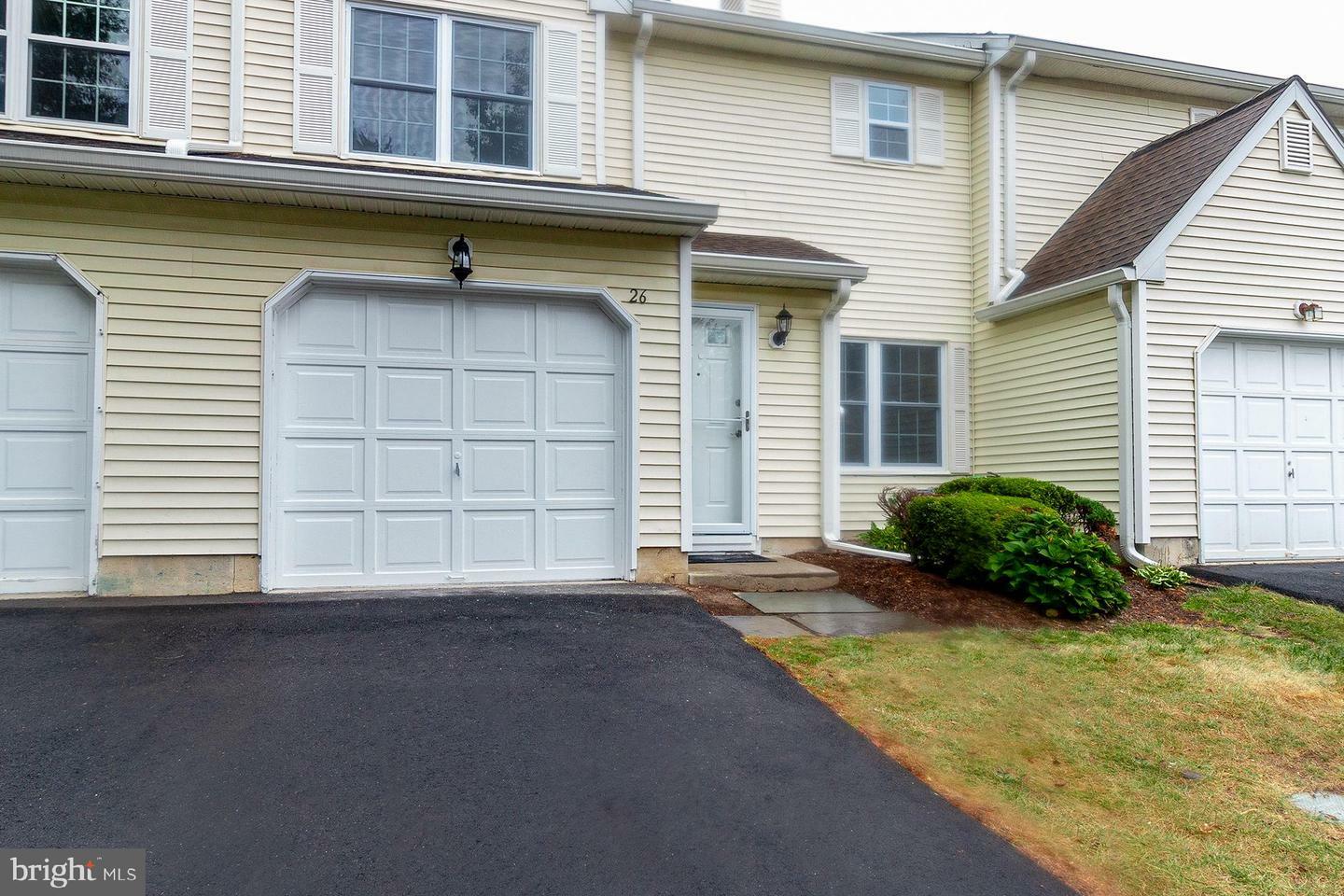 Property Photo:  26 Pilgrim Court  NJ 08628 