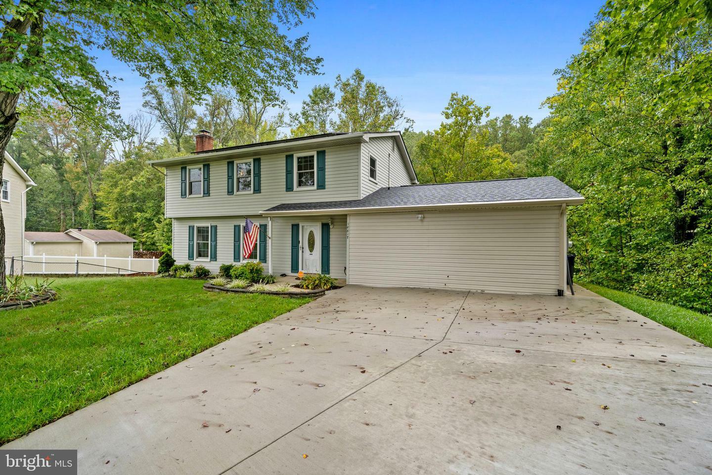 Property Photo:  10817 Rhodenda Place  MD 20772 