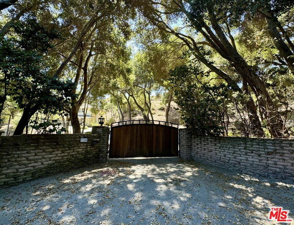 Property Photo:  730   Crater Camp Dr  CA 91302 