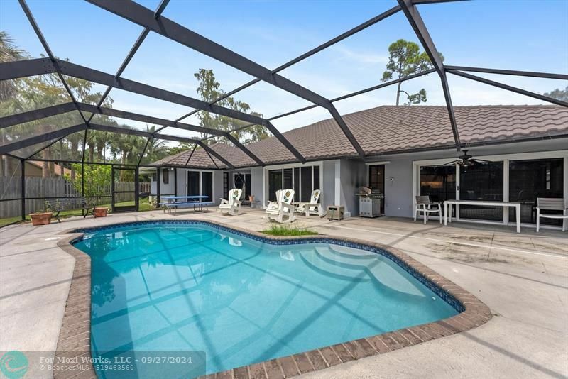 Property Photo:  891 Citrus Place  FL 33414 