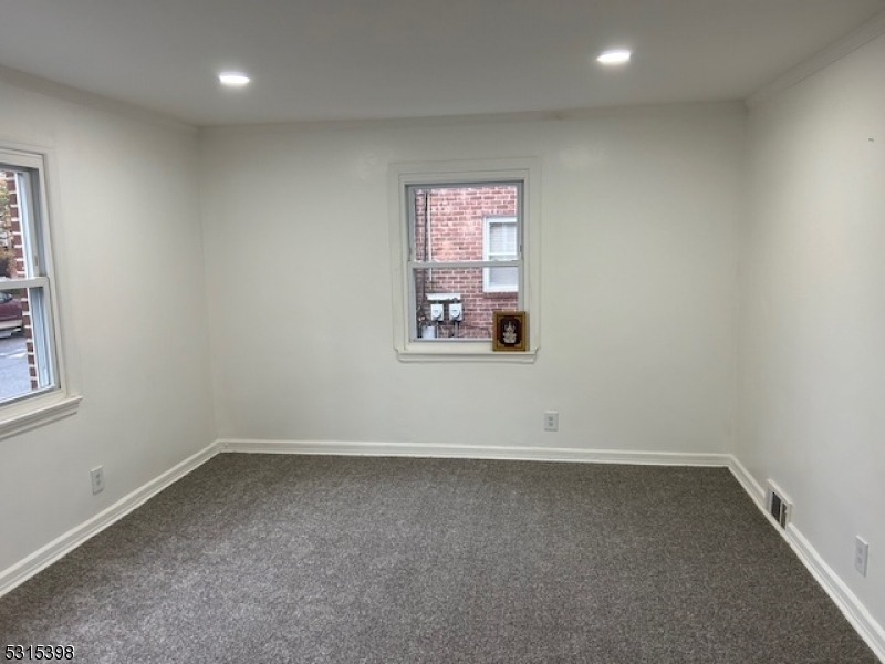 Property Photo:  178 Tuxedo Pkwy 2  NJ 07106 