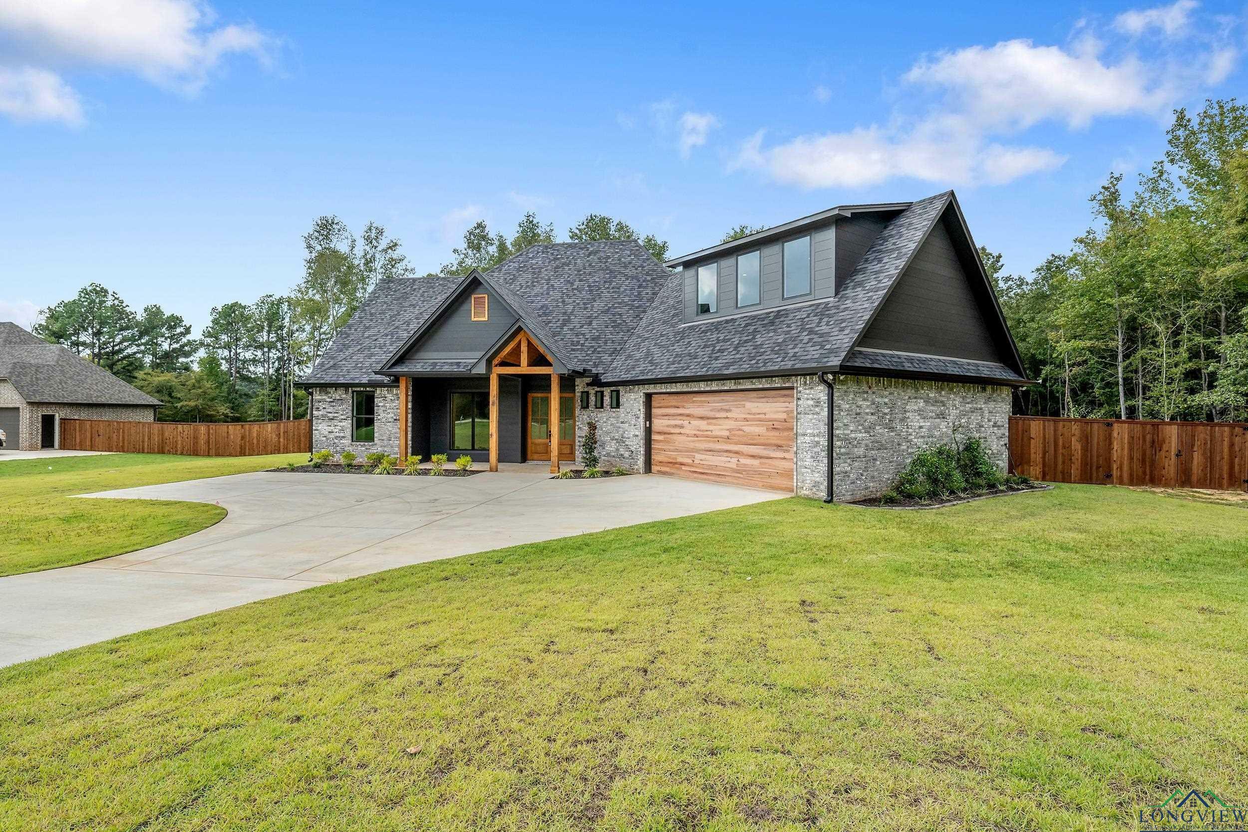 Property Photo:  135 Thorn Briar Trail  TX 75602 