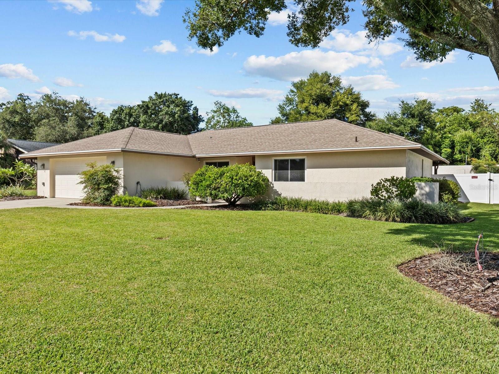 Property Photo:  1814 Stonecrest Court  FL 33813 