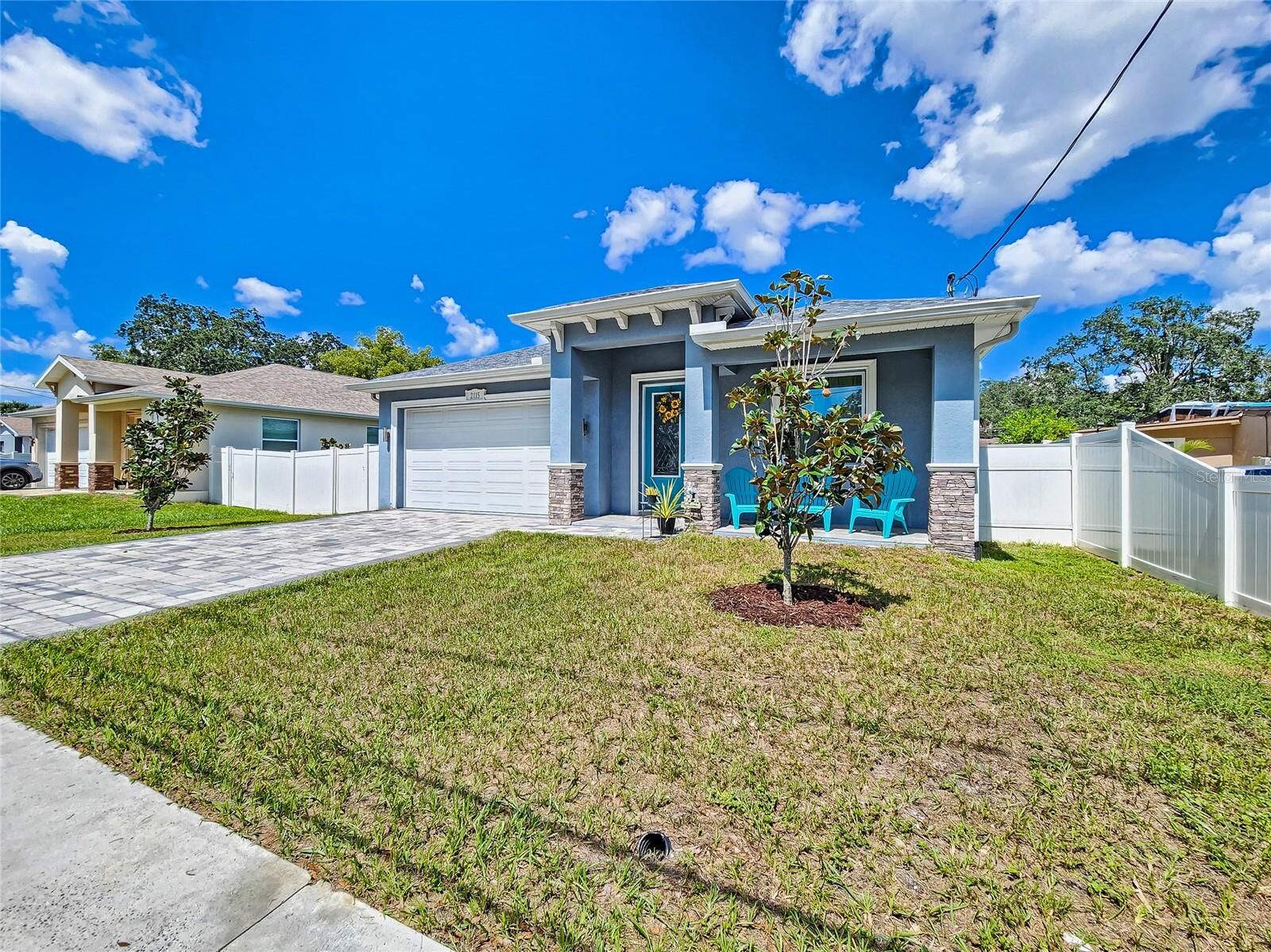 Property Photo: 2115 W Idlewild Avenue FL 33603