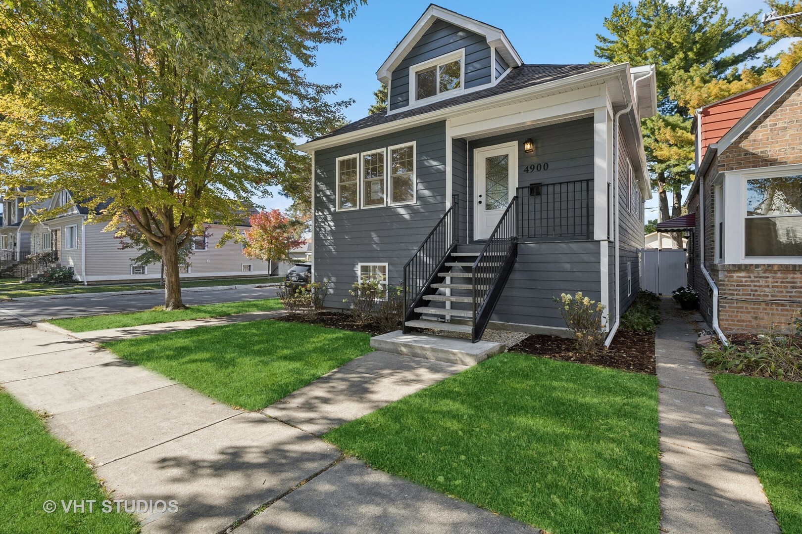 Property Photo:  4900 N Moody Avenue  IL 60630 