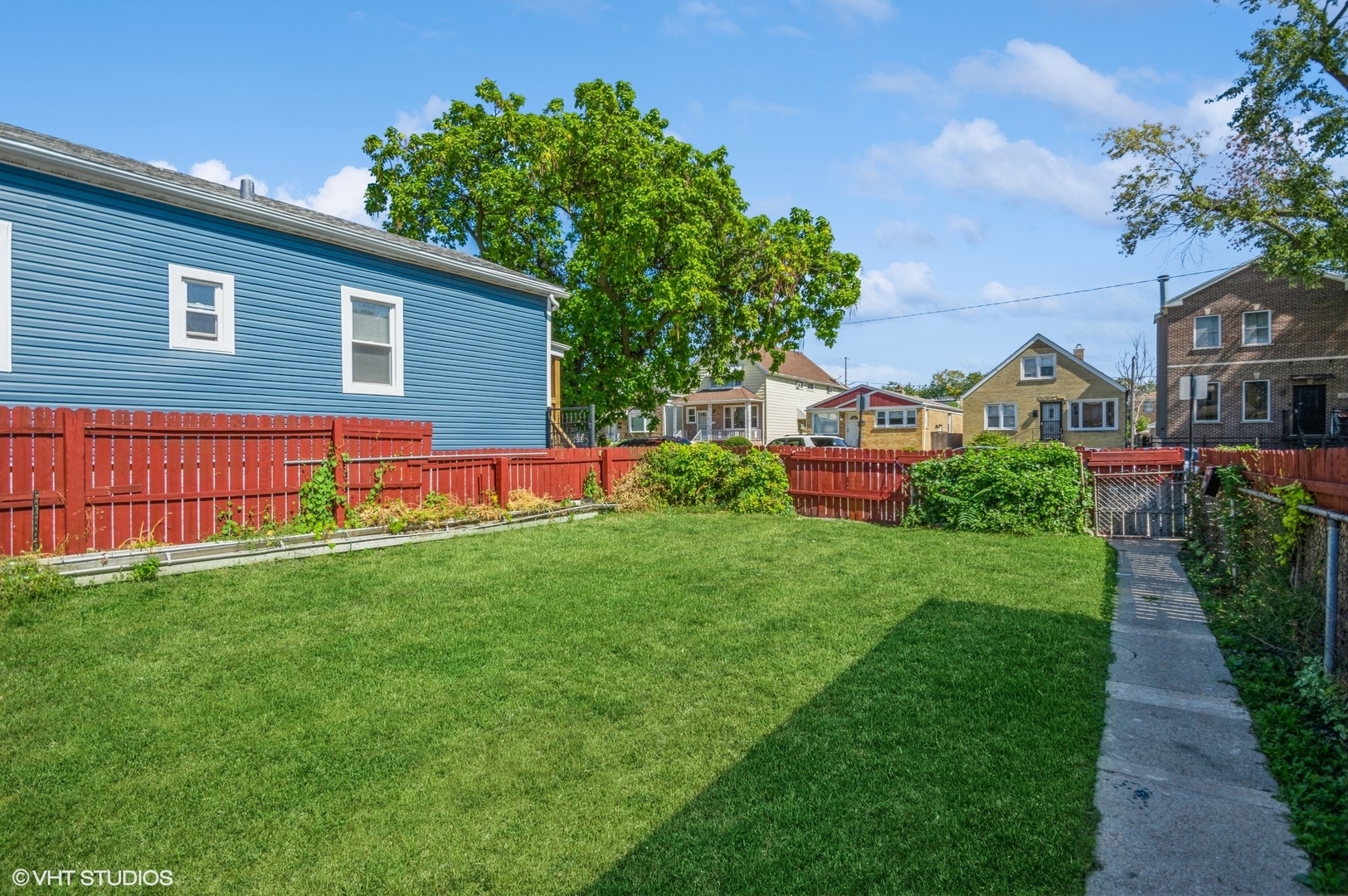 Property Photo:  2150 N McVicker Avenue  IL 60639 