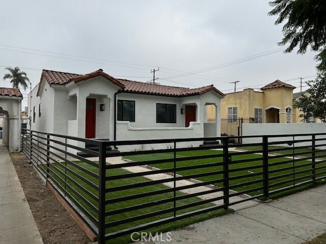 Property Photo:  1147 E 87th Place  CA 90002 