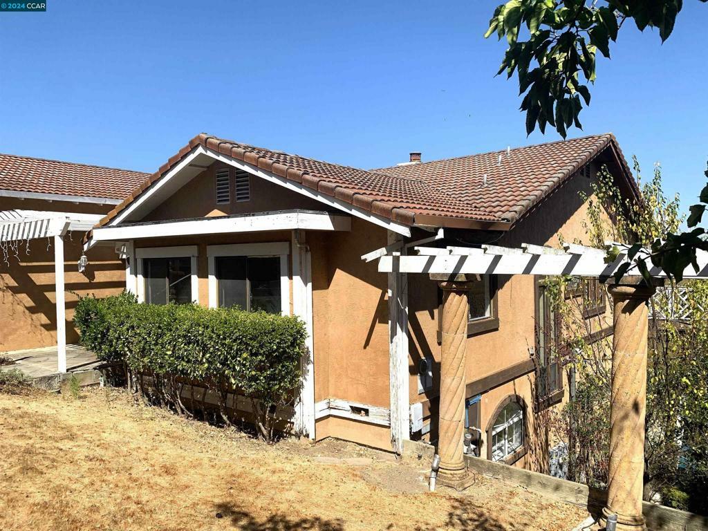 Property Photo:  29 Anton Way  CA 94945 