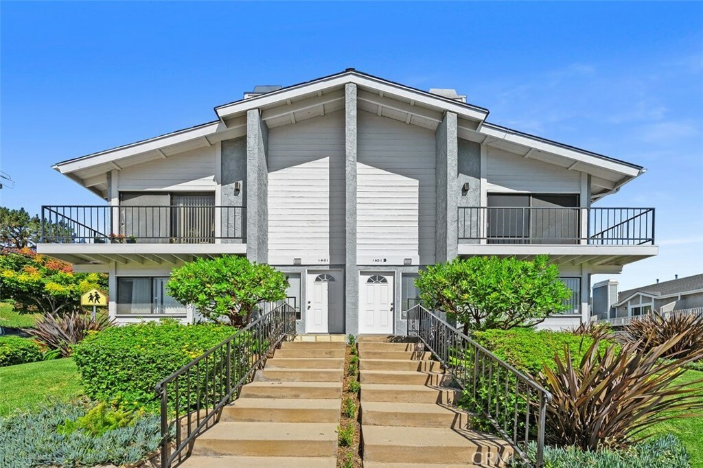 Property Photo:  1401 12th Street B  CA 90266 