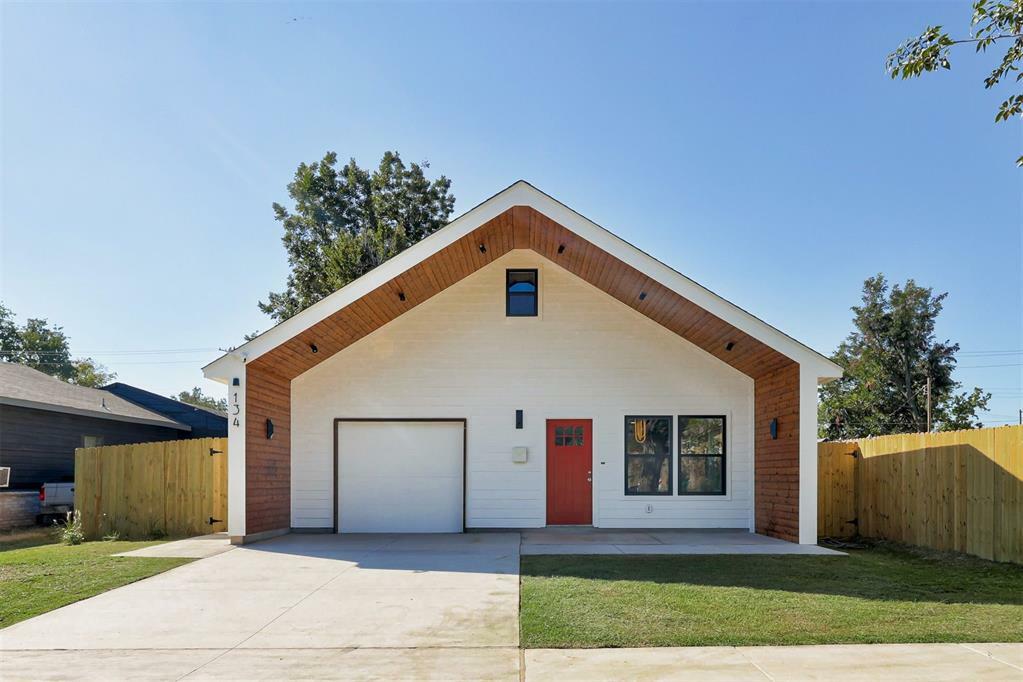 Property Photo: 134 SE 24th Street OK 73129