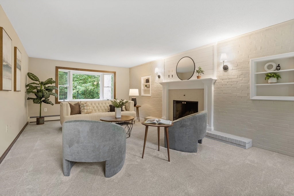 Property Photo: 6 Piccadilly Circle MA 01824