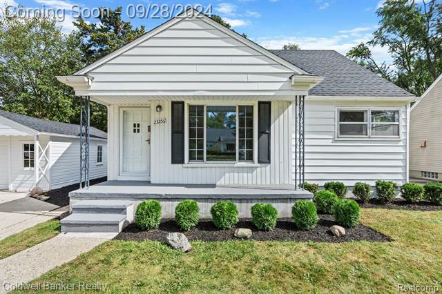 Property Photo:  23256 Violet Street  MI 48336 