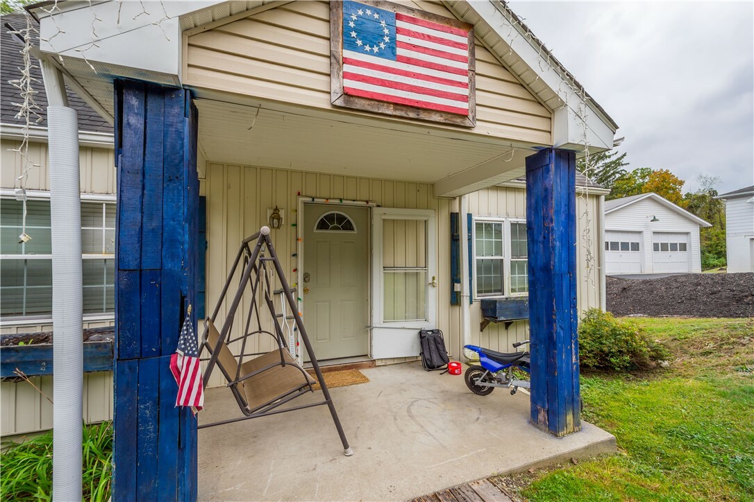 Property Photo:  265 Johnston Rd  PA 15314 