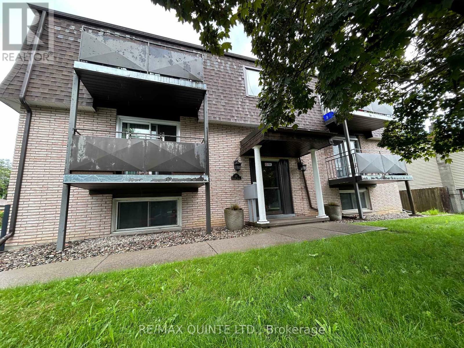 Property Photo:  29 McNichol Avenue 6  ON K8V 2R5 