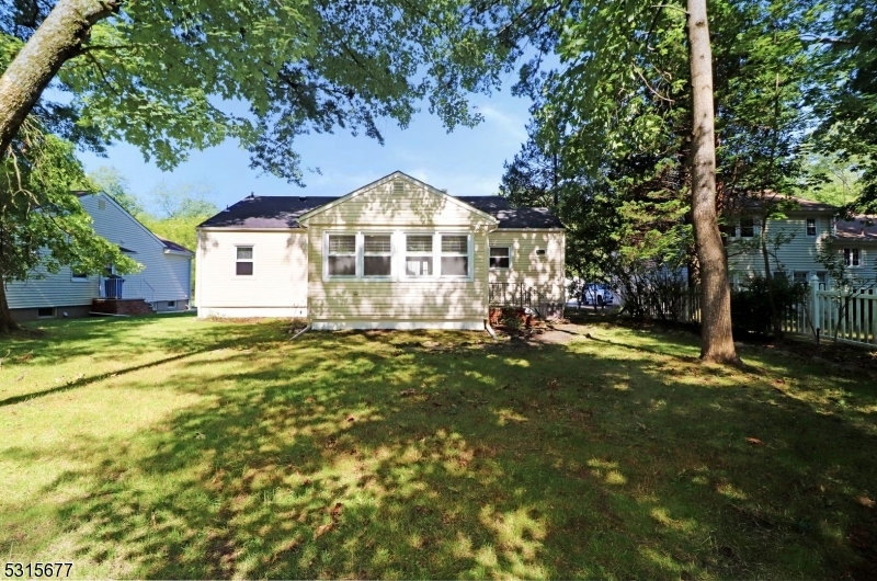 Property Photo:  35 Hampton Ter  NJ 07039 