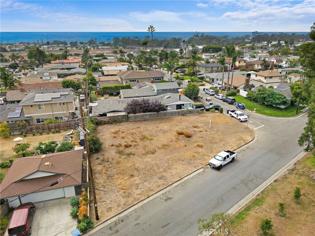 Property Photo:  138 Avenida San Fernando  CA 92672 