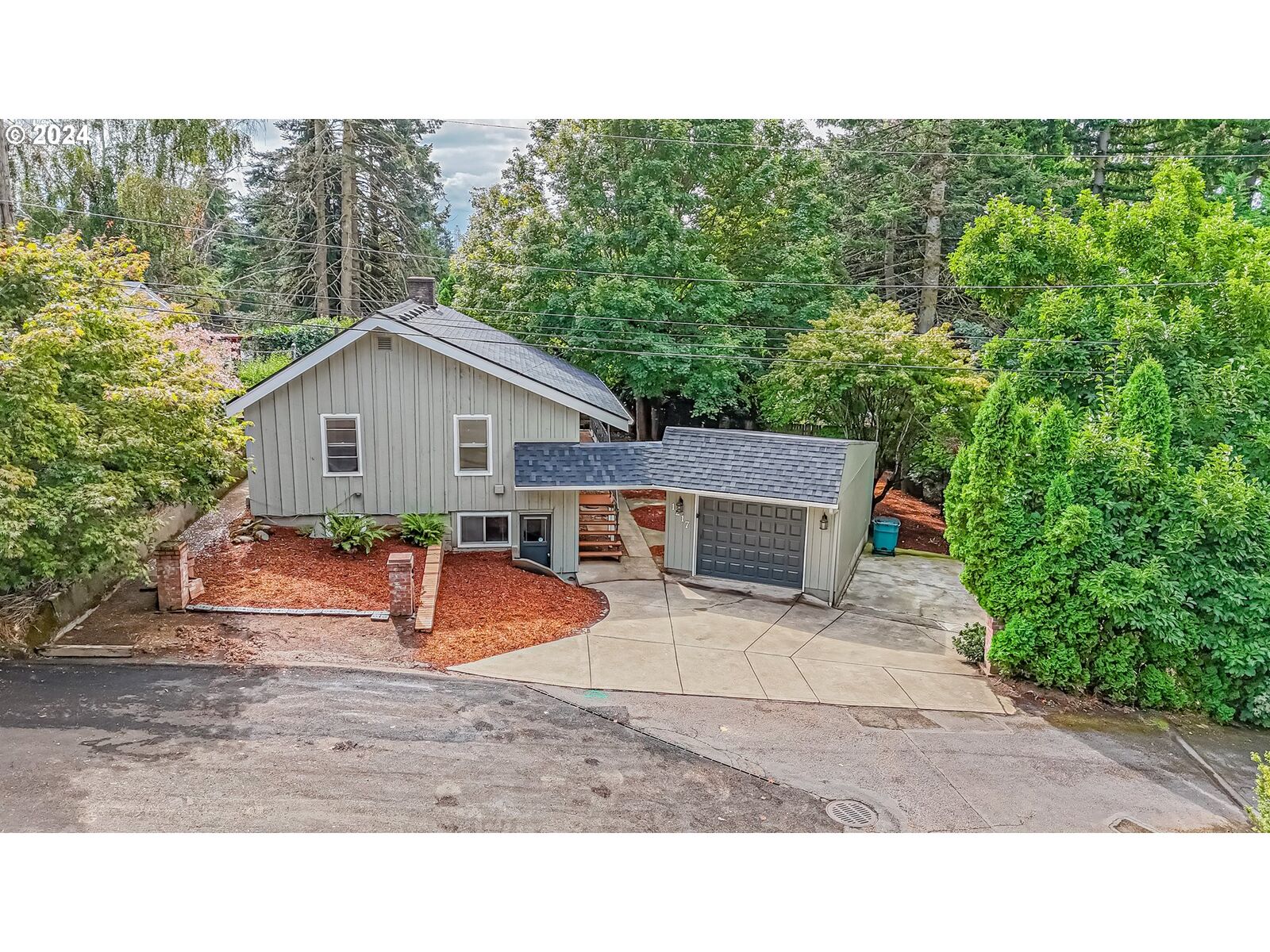 Property Photo:  1217 NE 66th St  WA 98665 