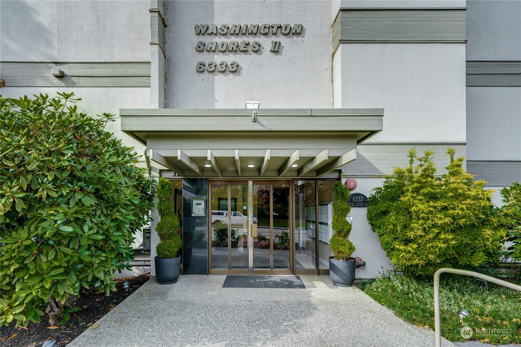 Property Photo:  6333 Lake Washington Boulevard NE 307  WA 98033 