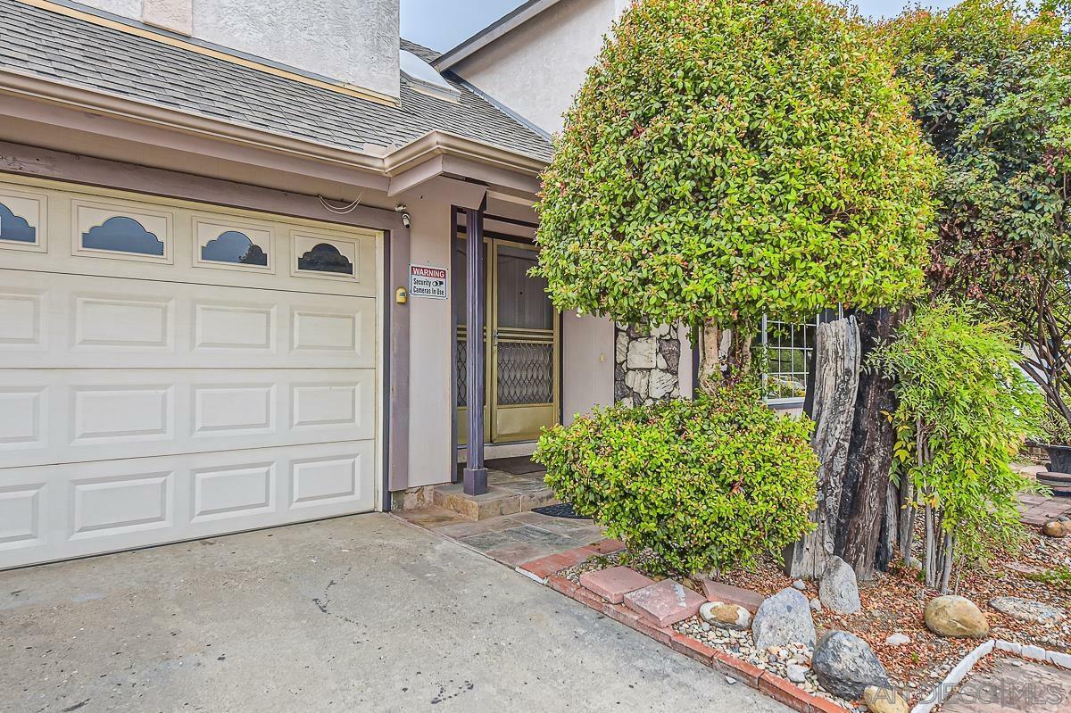 Property Photo:  10101 Waynecrest Lane  CA 92071 