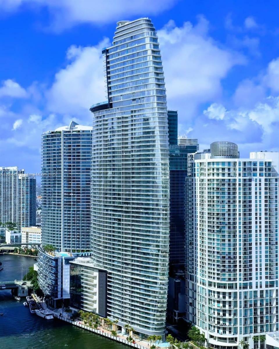 Property Photo: 300 Biscayne Blvd Way 3403 FL 33131
