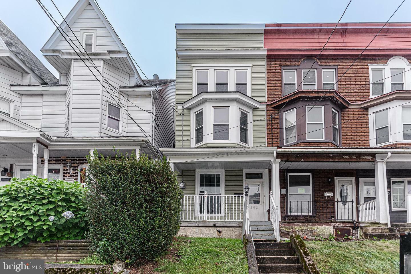 Property Photo:  302 Arlington Street  PA 18252 