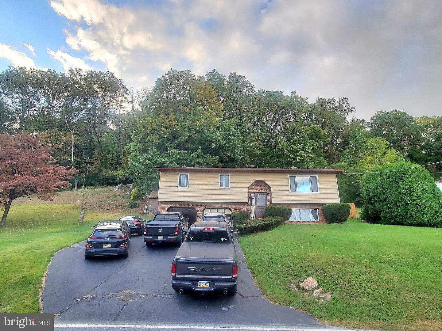 Property Photo:  18 W Neversink Road  PA 19606 