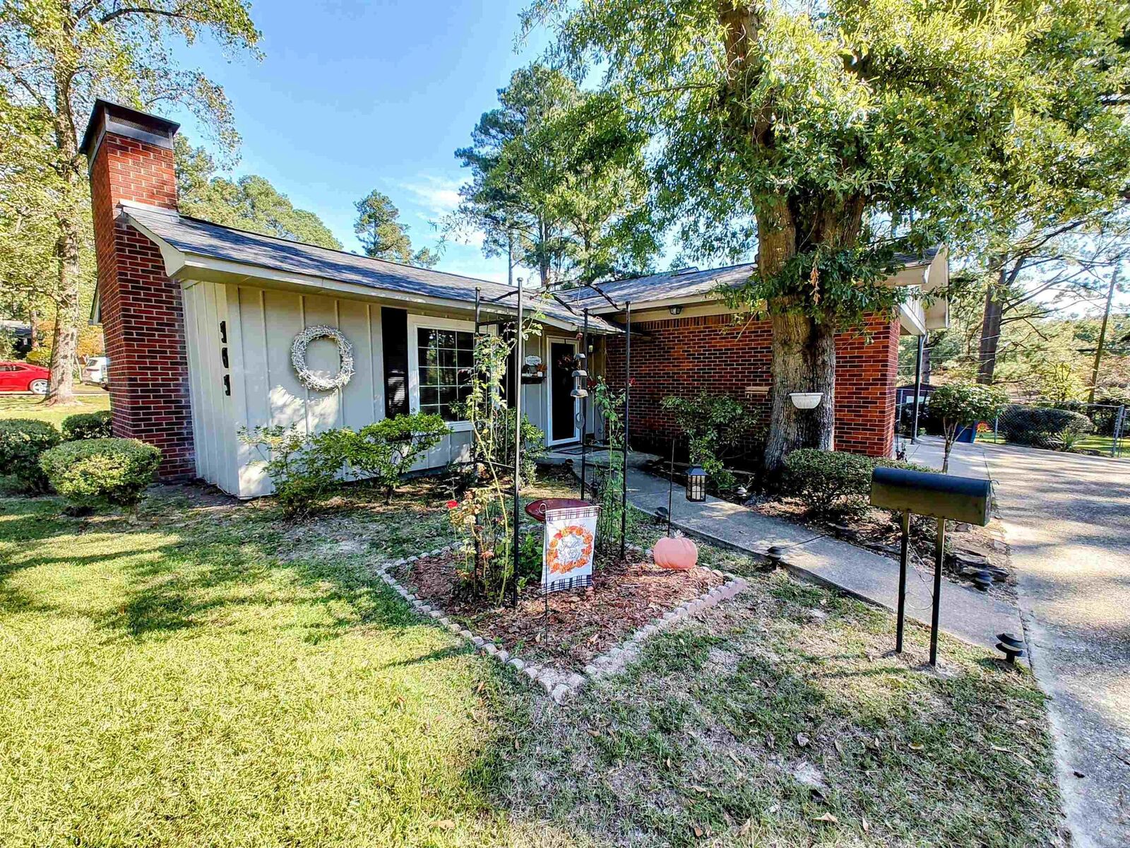 Property Photo:  565 Berg Avenue  AR 71701-3256 