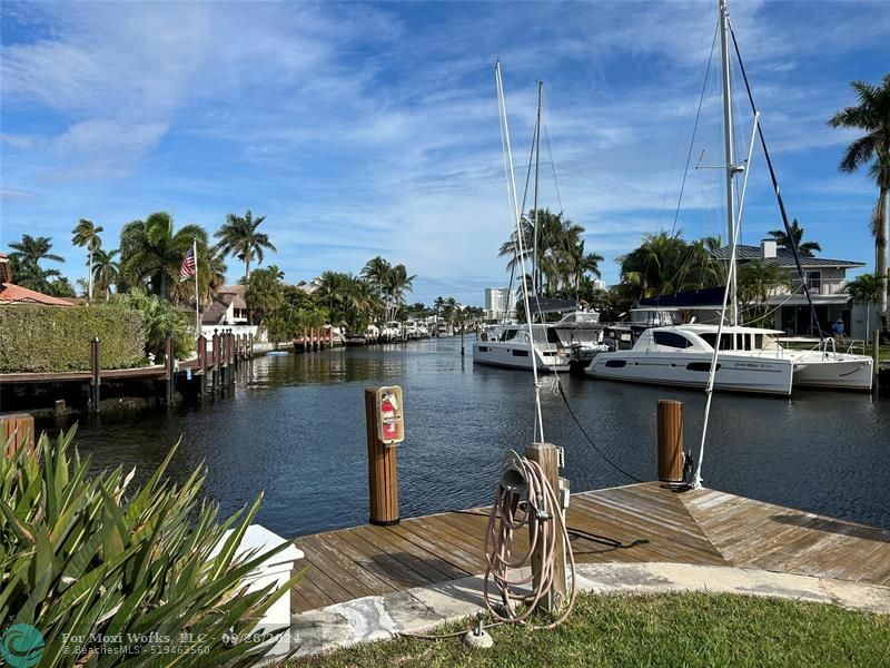 Property Photo:  810 SE 22nd Ave 201  FL 33062 