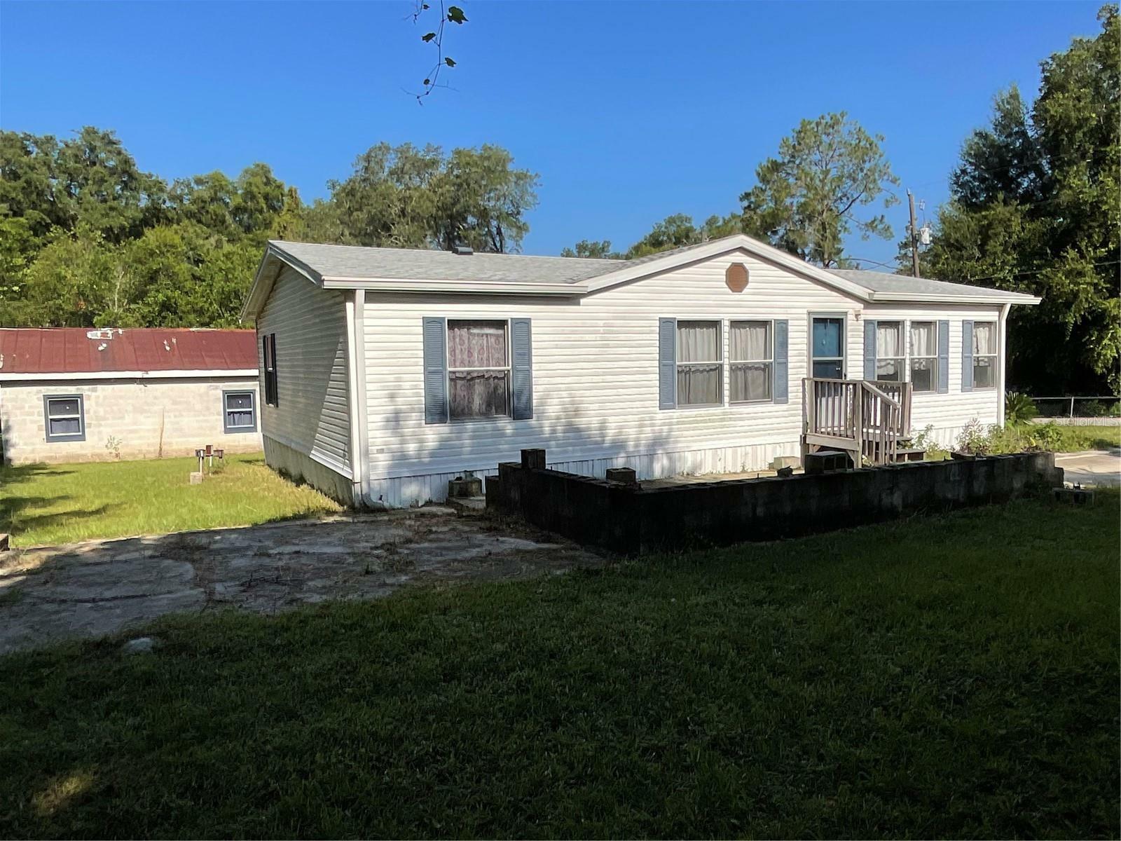 Property Photo:  10680 SE 131st Place  FL 32179 