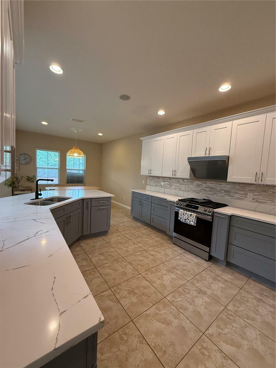 Property Photo:  15558 Sandfield Loop  FL 34787 