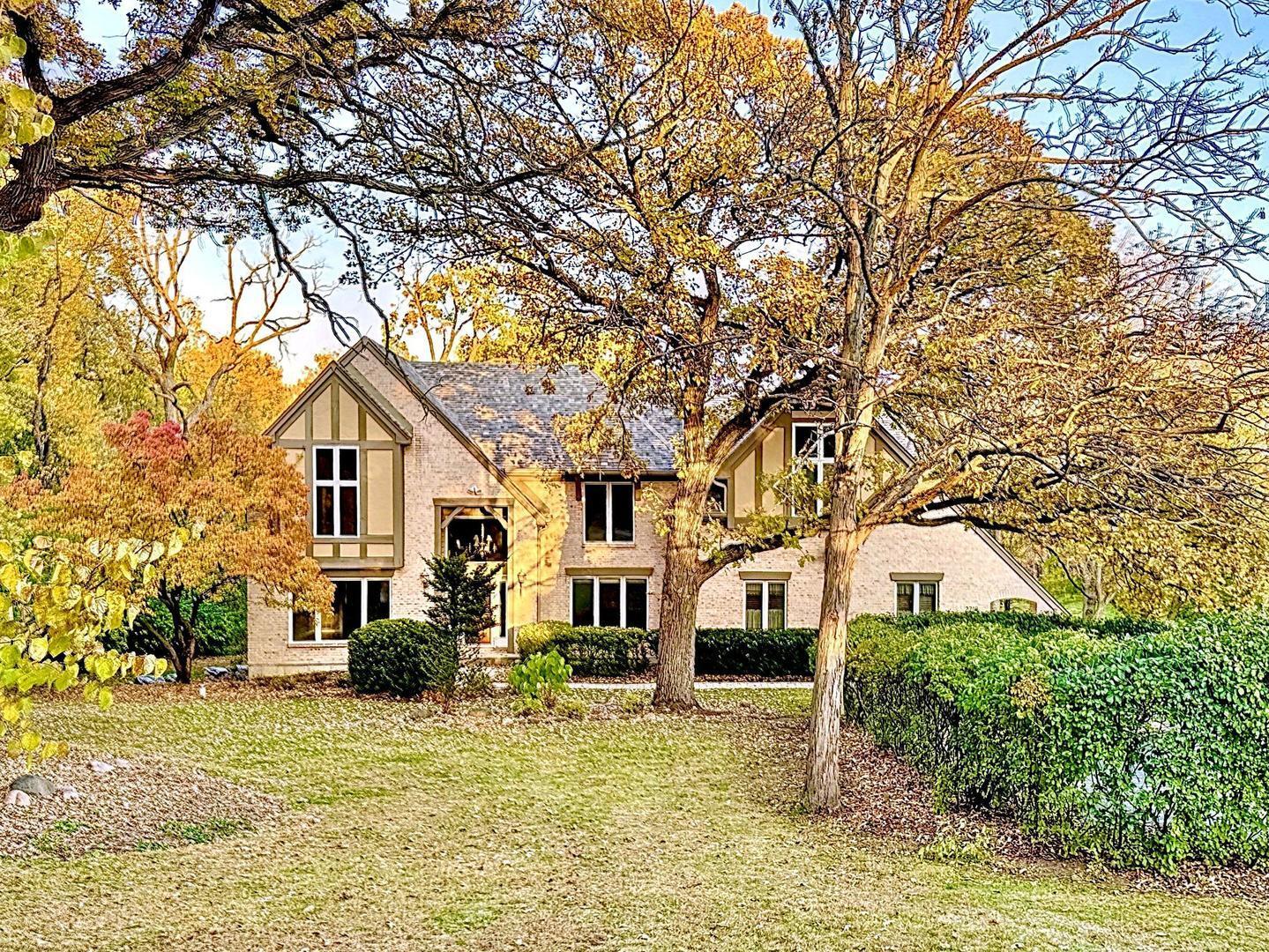 Property Photo: 2710 Crystal Way IL 60012