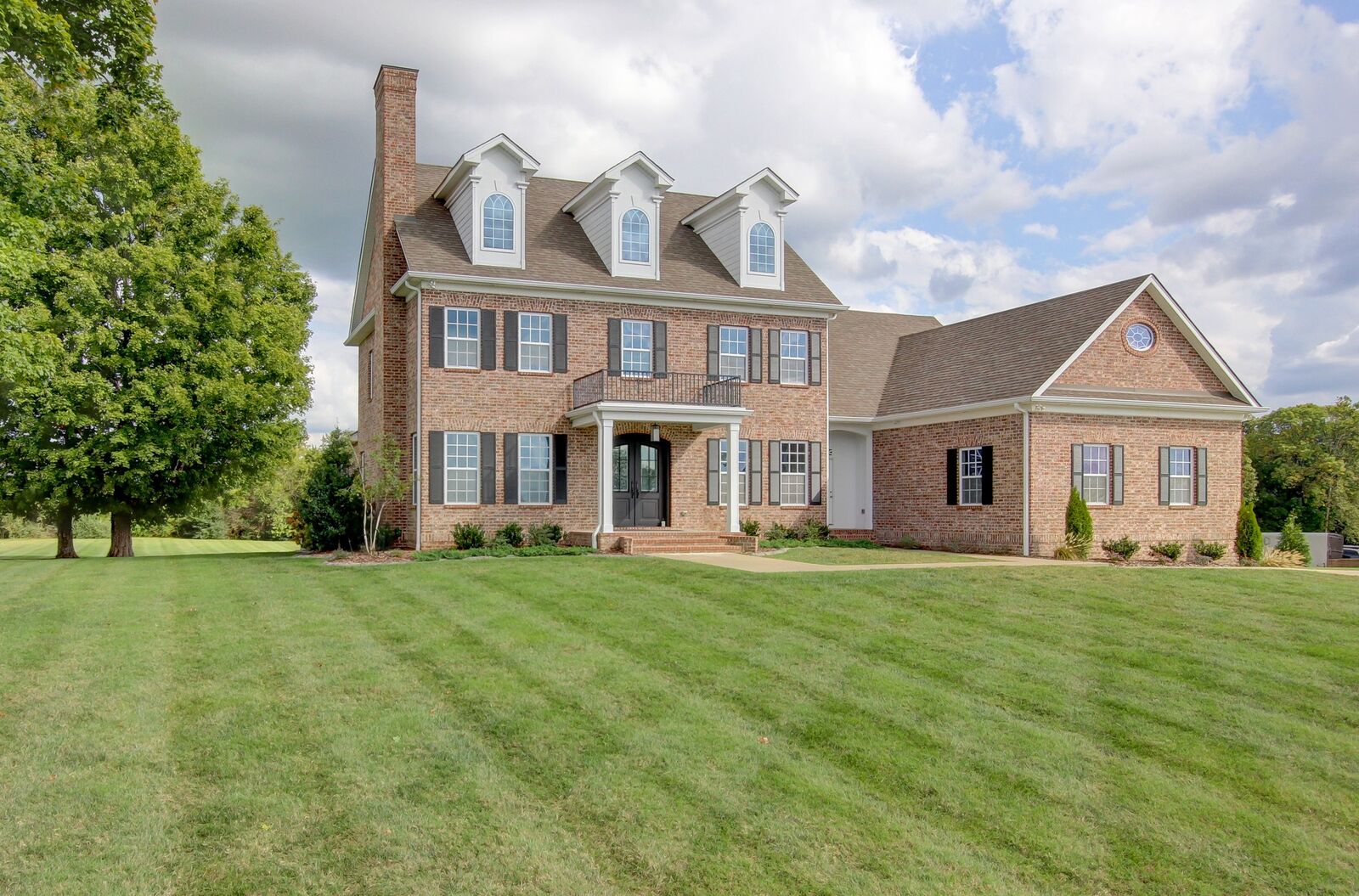 Property Photo: 810 Yorkbar Ct TN 37043