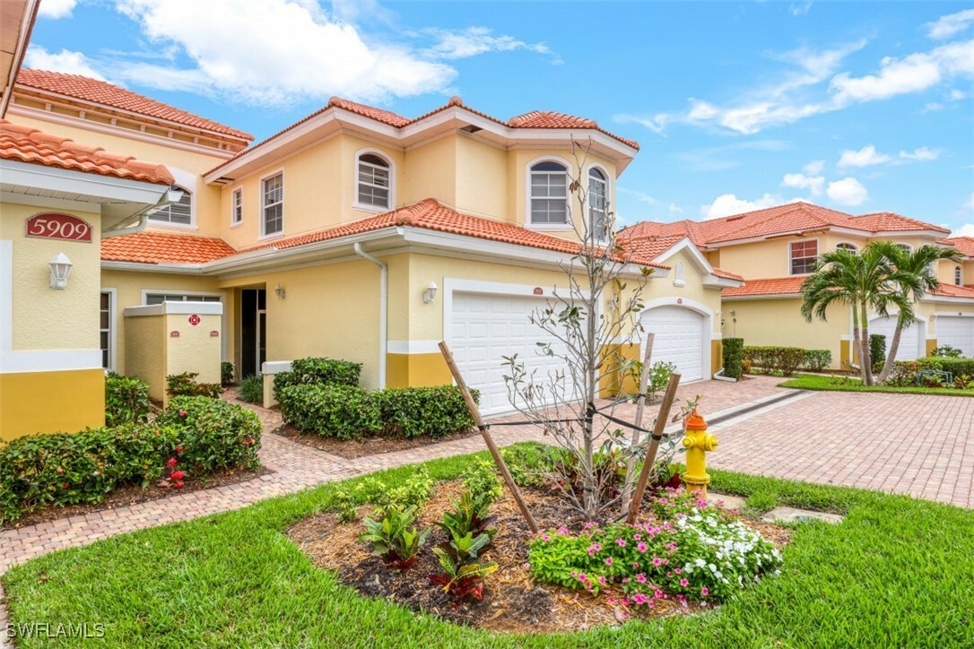 Property Photo:  5909 Tarpon Gardens Circle 102  FL 33914 