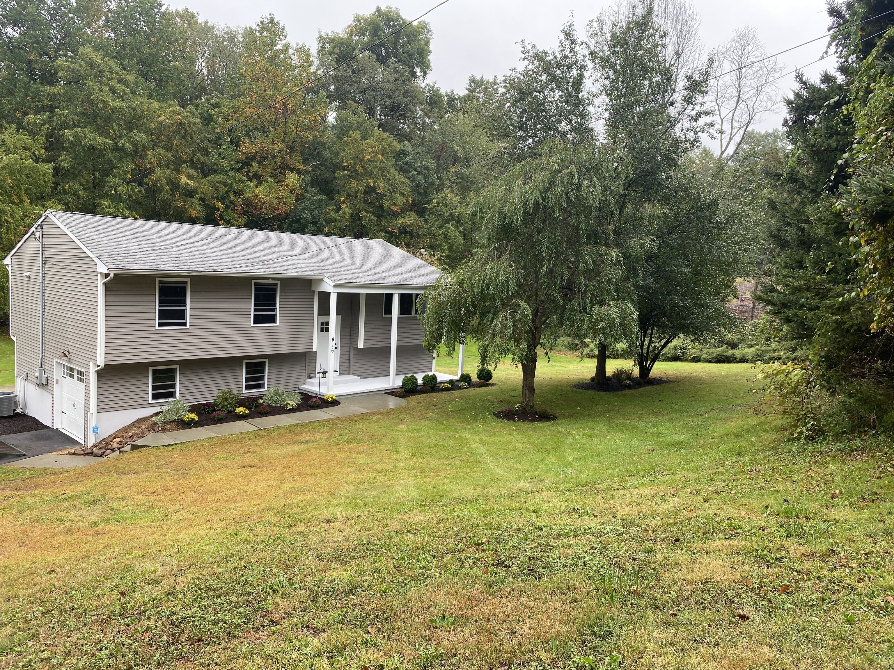 Property Photo:  916 Moss Farms Road  CT 06410 