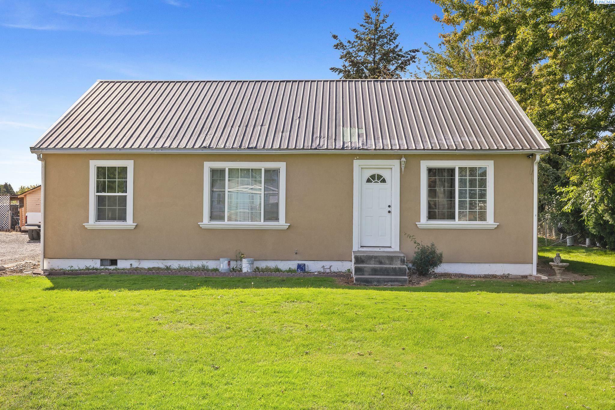 Property Photo:  226605 E Game Farm Road  WA 99337 