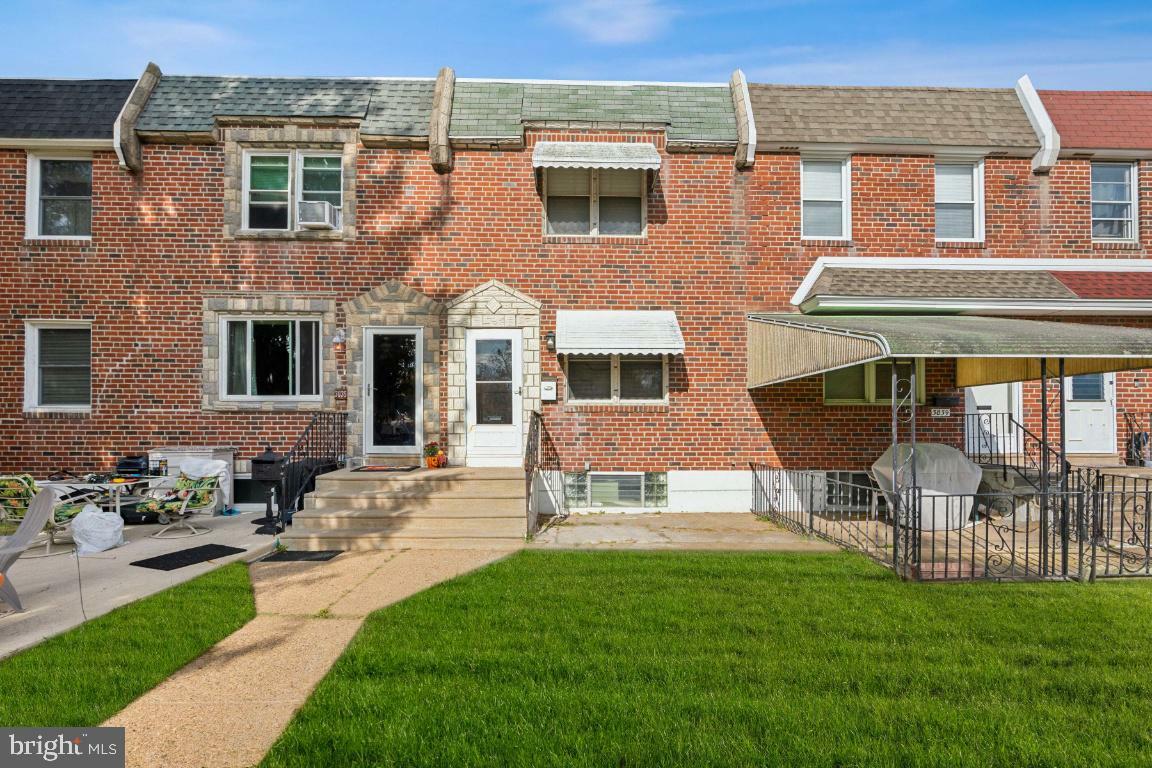 Property Photo: 3037 Holme Avenue PA 19136