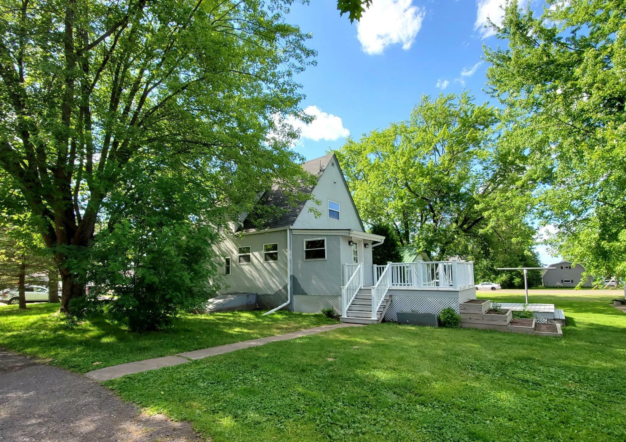 Property Photo:  230 Hennepin Avenue N  MN 56342 