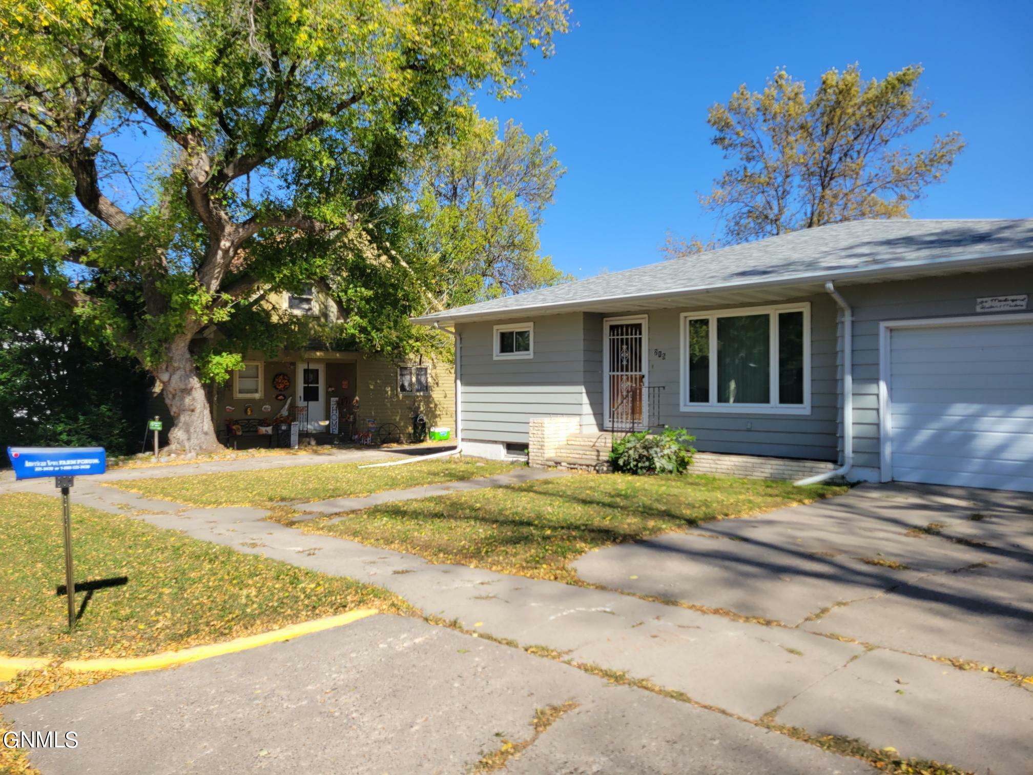 Property Photo:  215 1st Avenue NW  ND 58413 