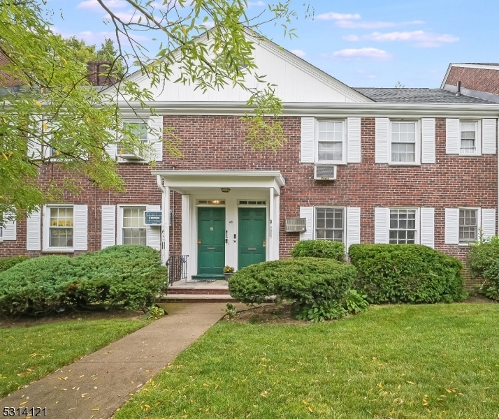 Property Photo: 46 Meadowbrook Pl C NJ 07040