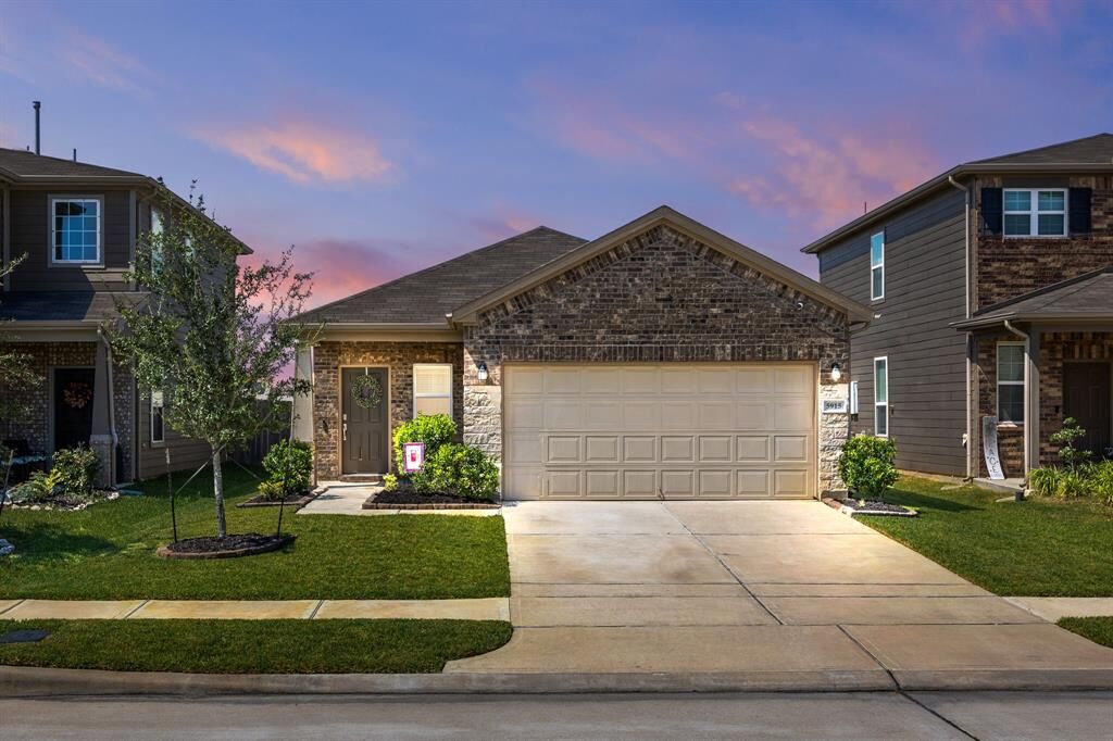Property Photo:  5915 Waggoner Ranch Trail  TX 77493 