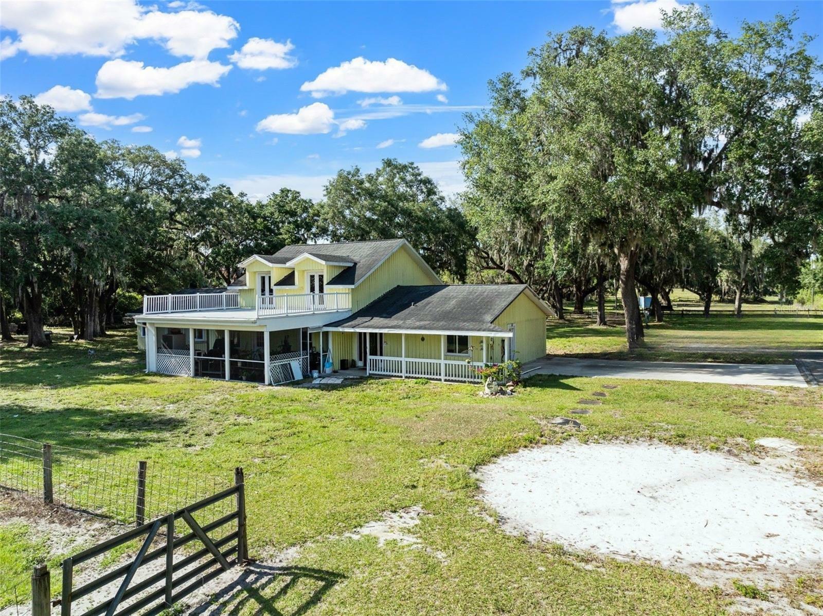 Property Photo: 4350 E Hinson Avenue FL 33844