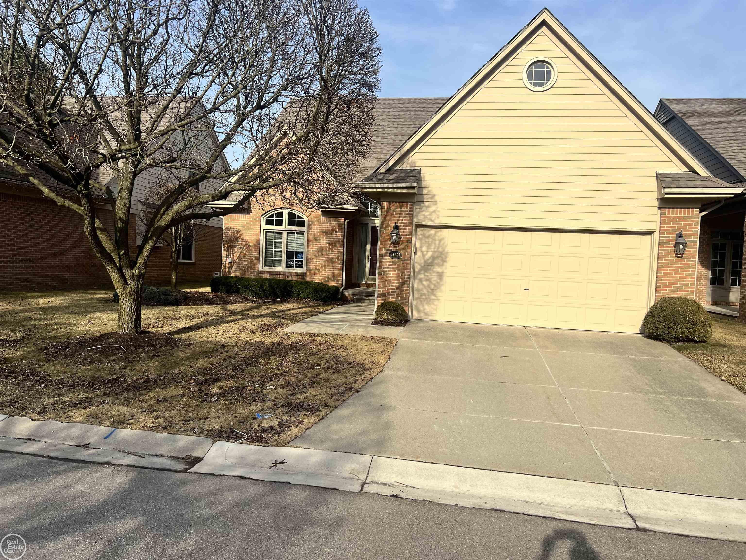 Property Photo: 43525 Perignon Drive Unit #27 MI 48314-1924