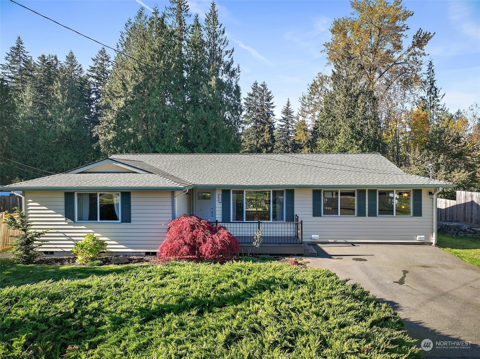 Property Photo:  9605 208th Avenue E  WA 98391 