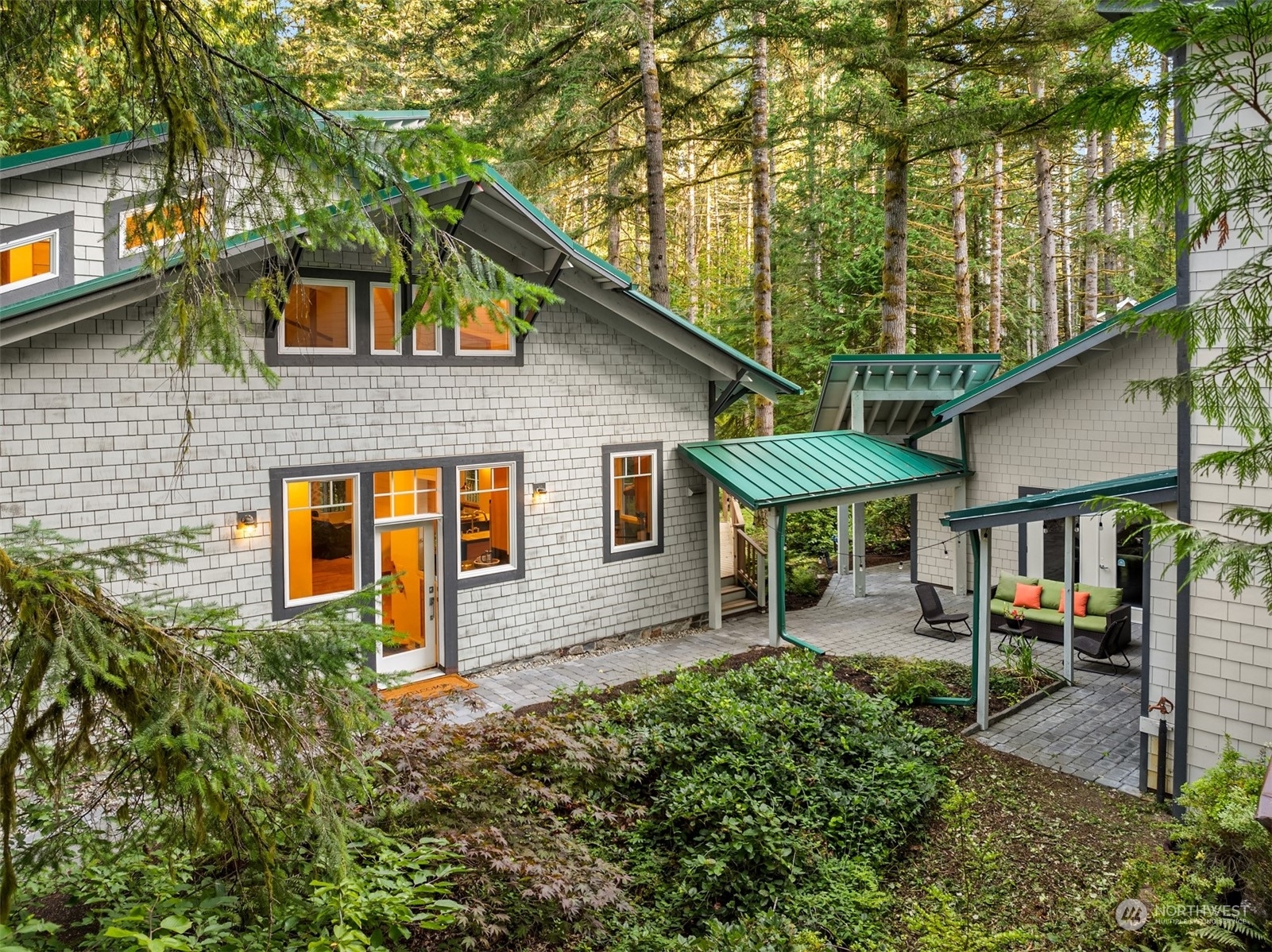 Property Photo:  6950 Fletcher Bay Road NE  WA 98110 