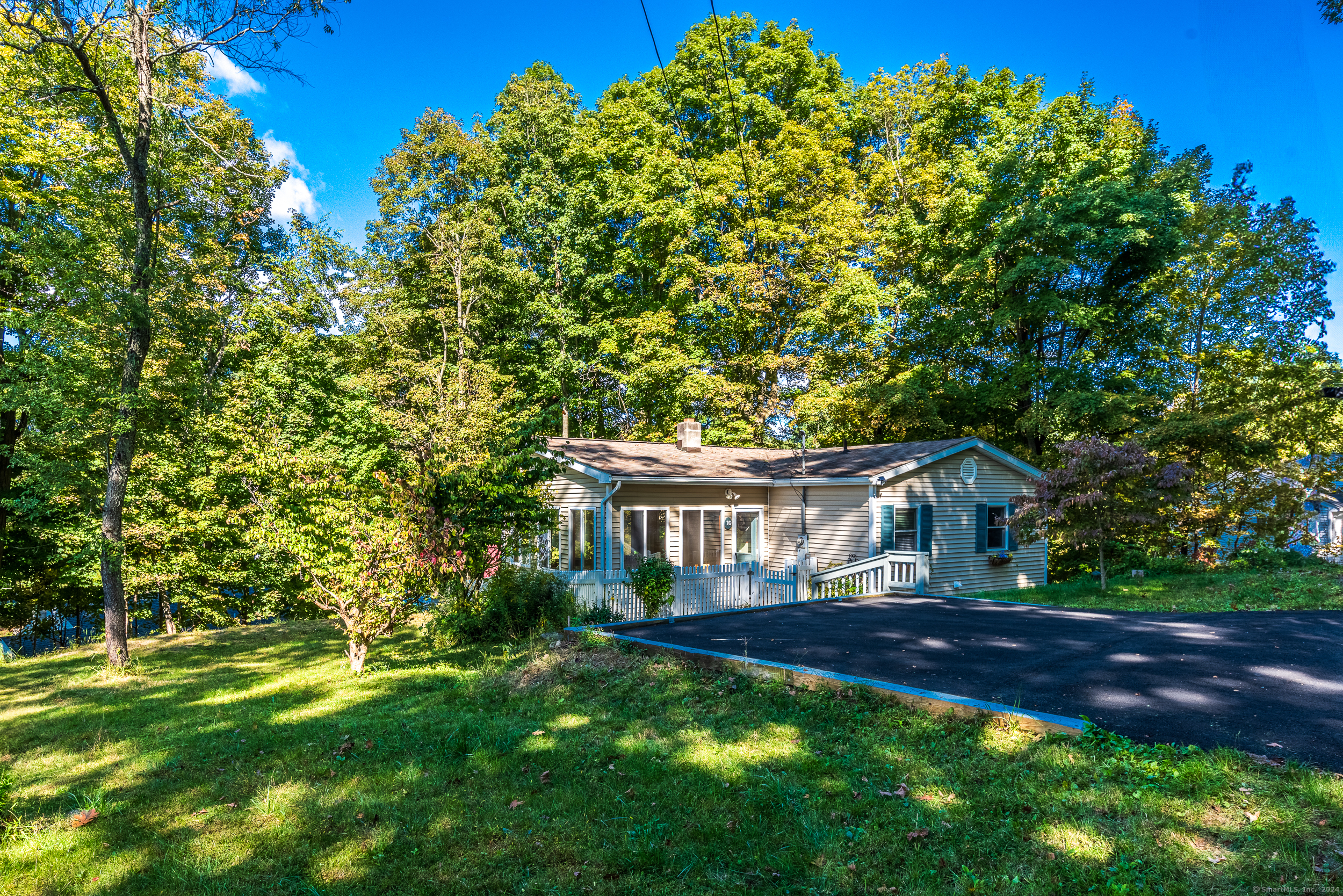 Property Photo:  10 Birch Trail  CT 06811 