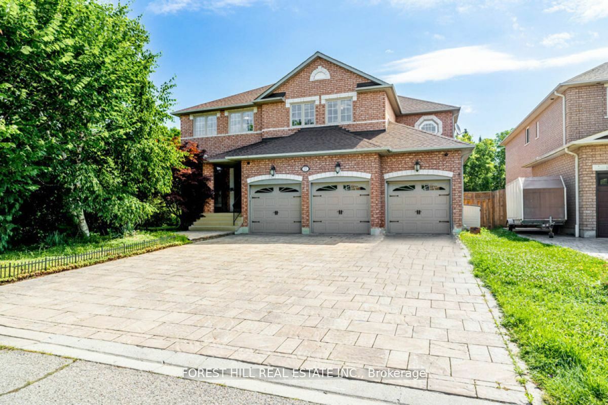 23 Marinucci Crt  Richmond Hill ON L4C 0M3 photo