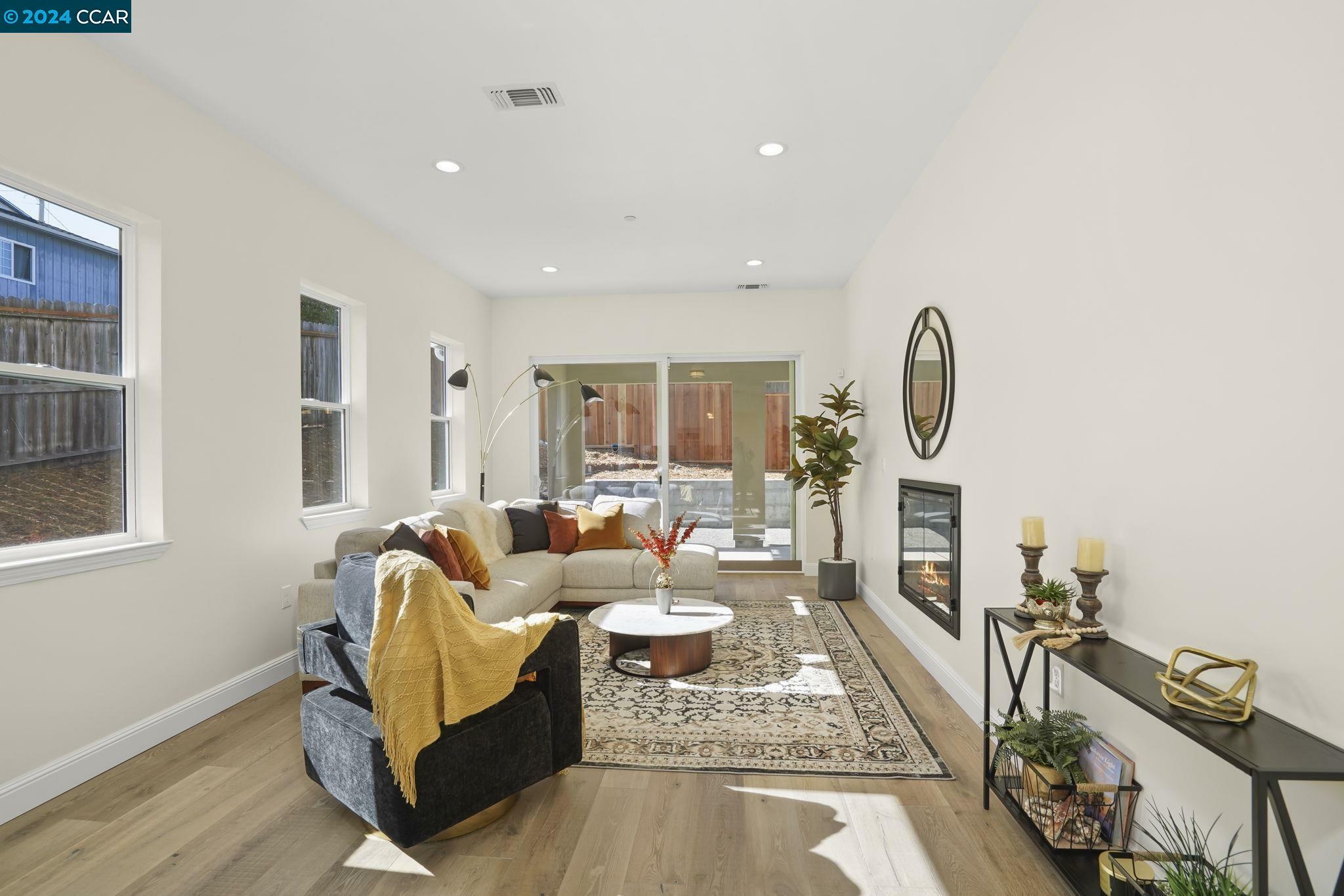 Property Photo:  207 Valley View Pl  CA 94803 