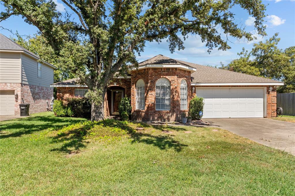 Property Photo:  10926 Sharon Circle  TX 77356 